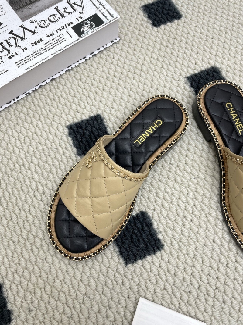 Ch**el slippers
